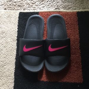 Nike slides